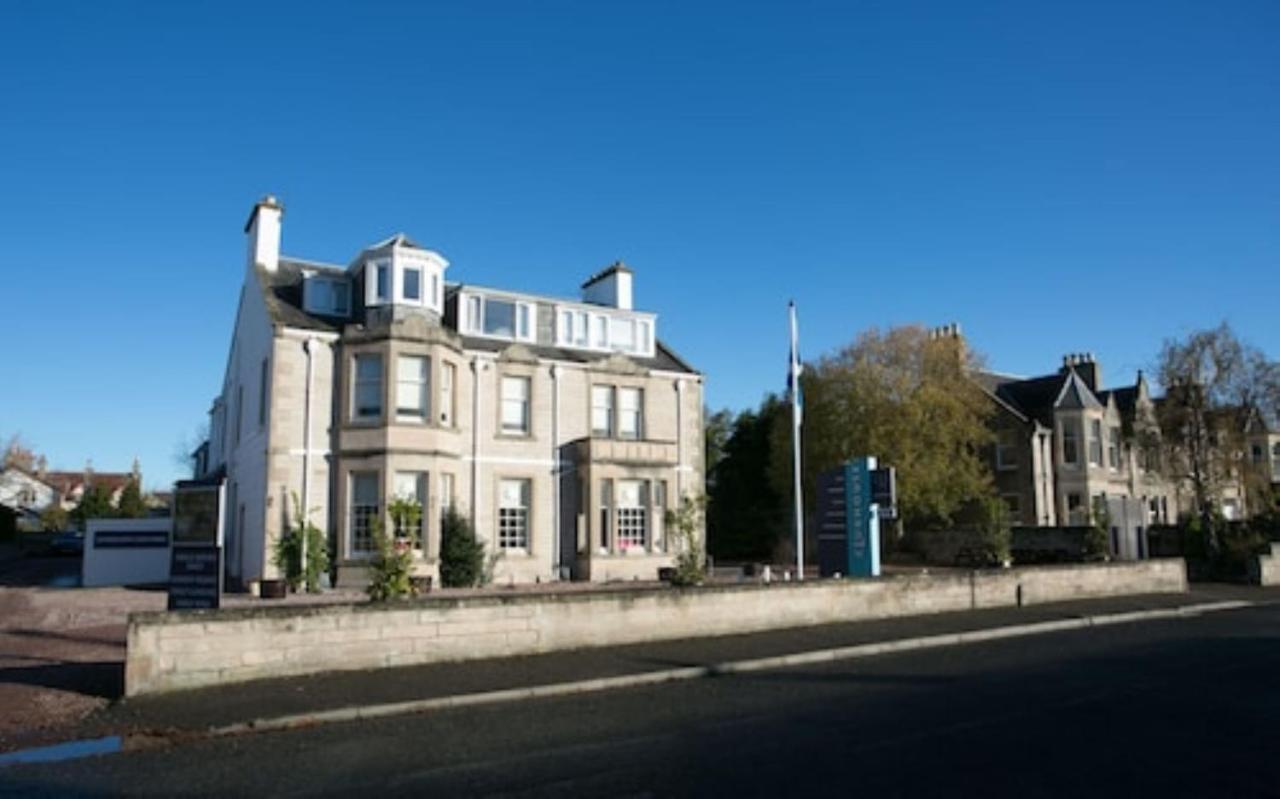 Clubhouse B& B Hotel Nairn Exterior photo